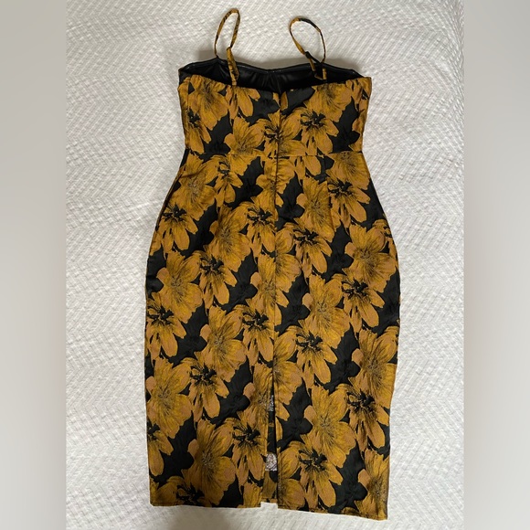 GORGEOUS Occasion Dress Le Chateau - BNWT - Picture 3 of 7